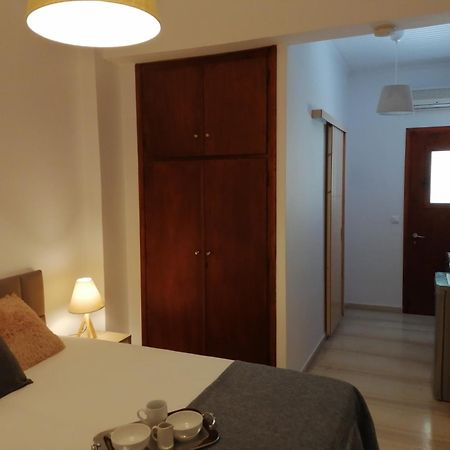Aronis Apartments เวนิทเซส ภายนอก รูปภาพ