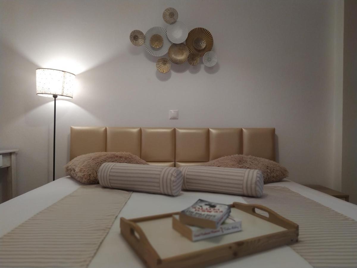 Aronis Apartments เวนิทเซส ภายนอก รูปภาพ