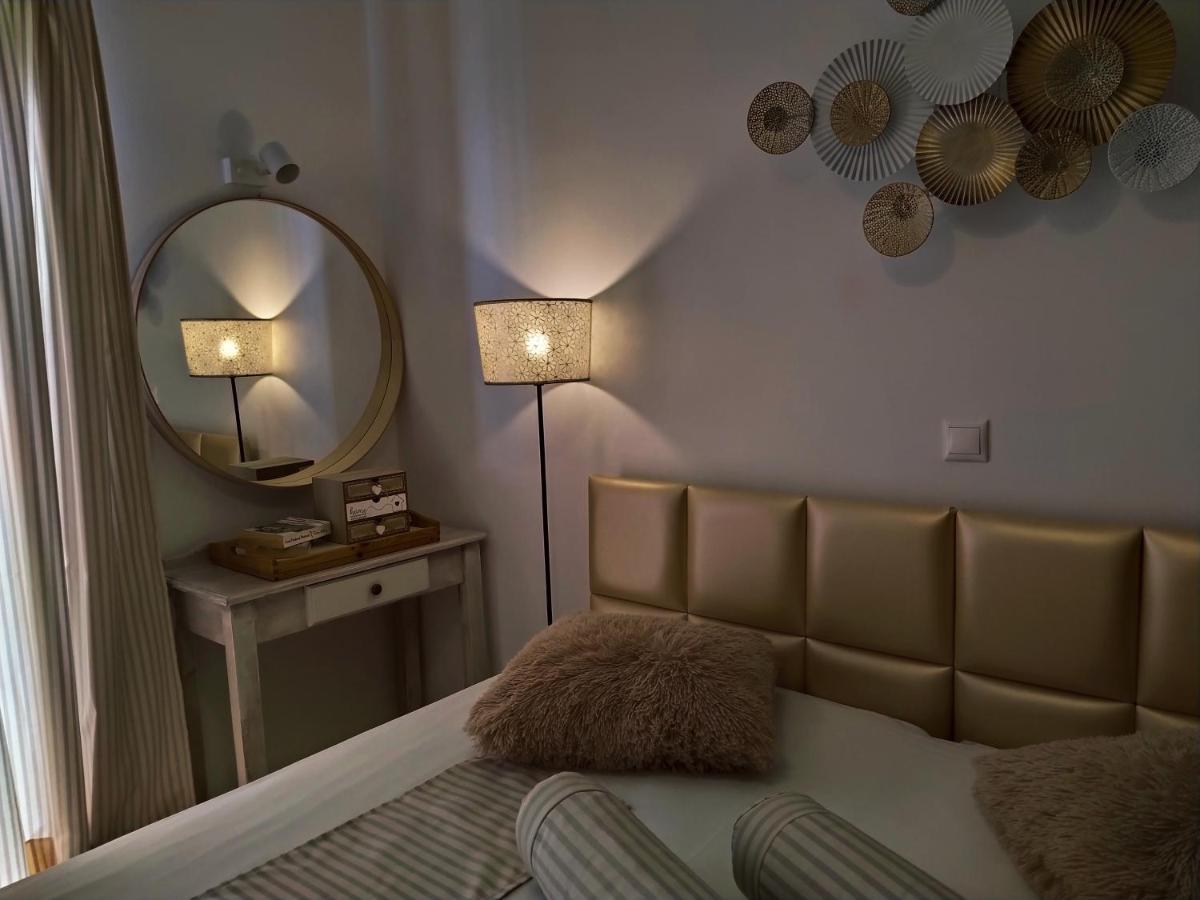 Aronis Apartments เวนิทเซส ภายนอก รูปภาพ