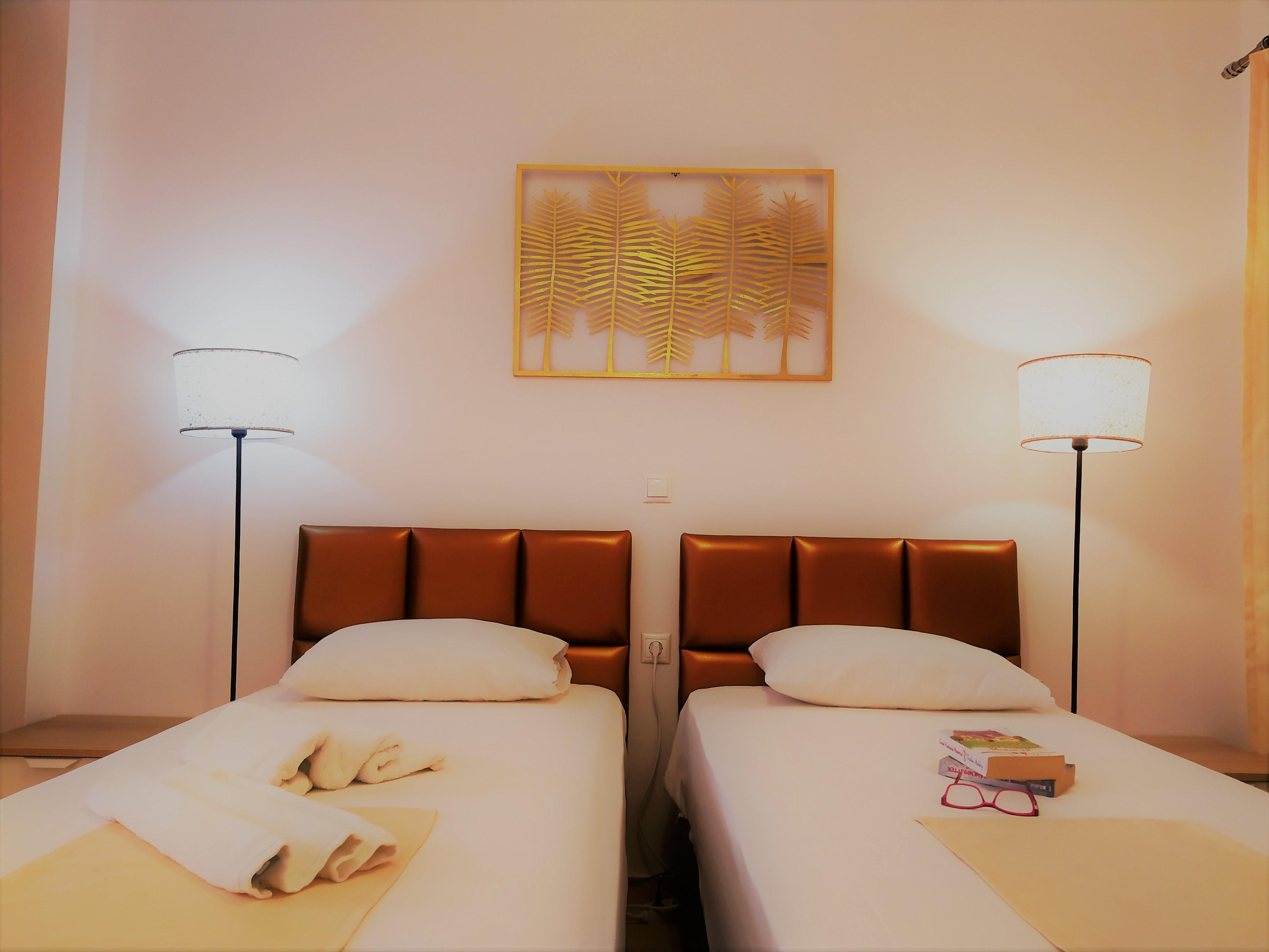 Aronis Apartments เวนิทเซส ภายนอก รูปภาพ