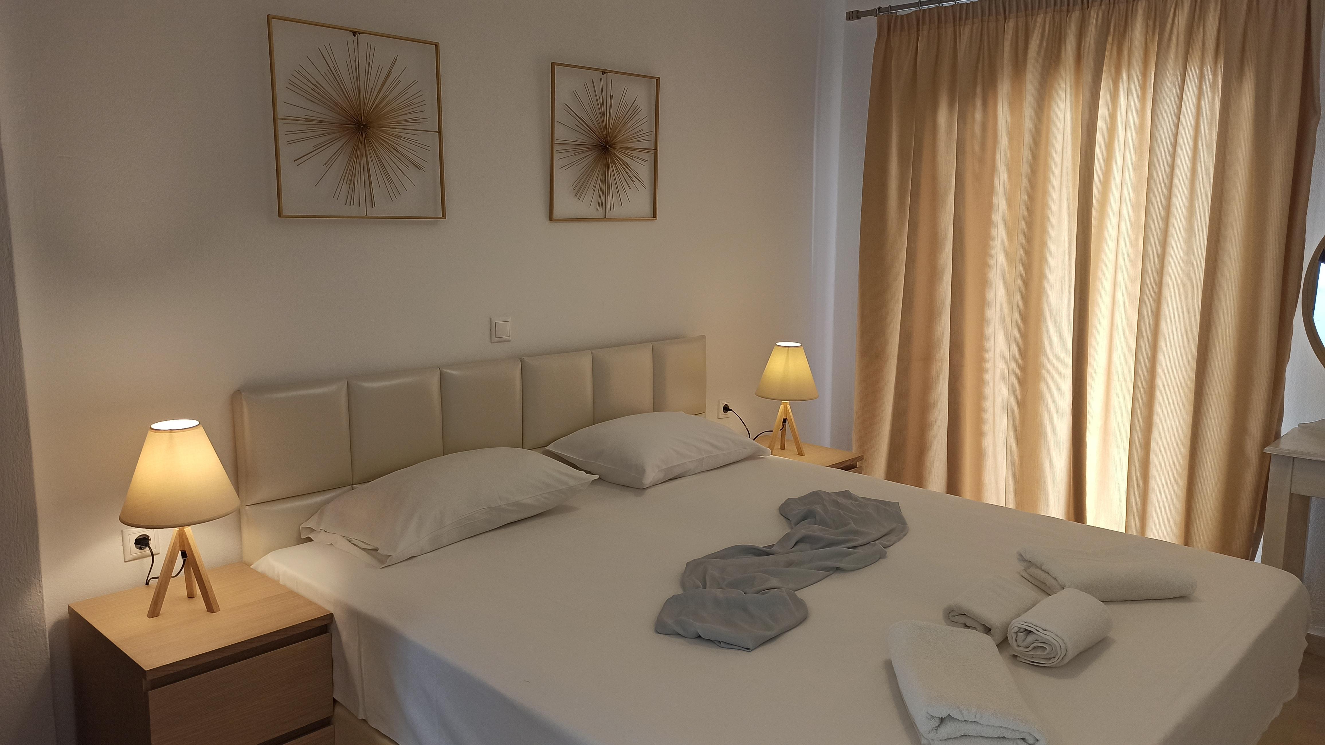 Aronis Apartments เวนิทเซส ภายนอก รูปภาพ