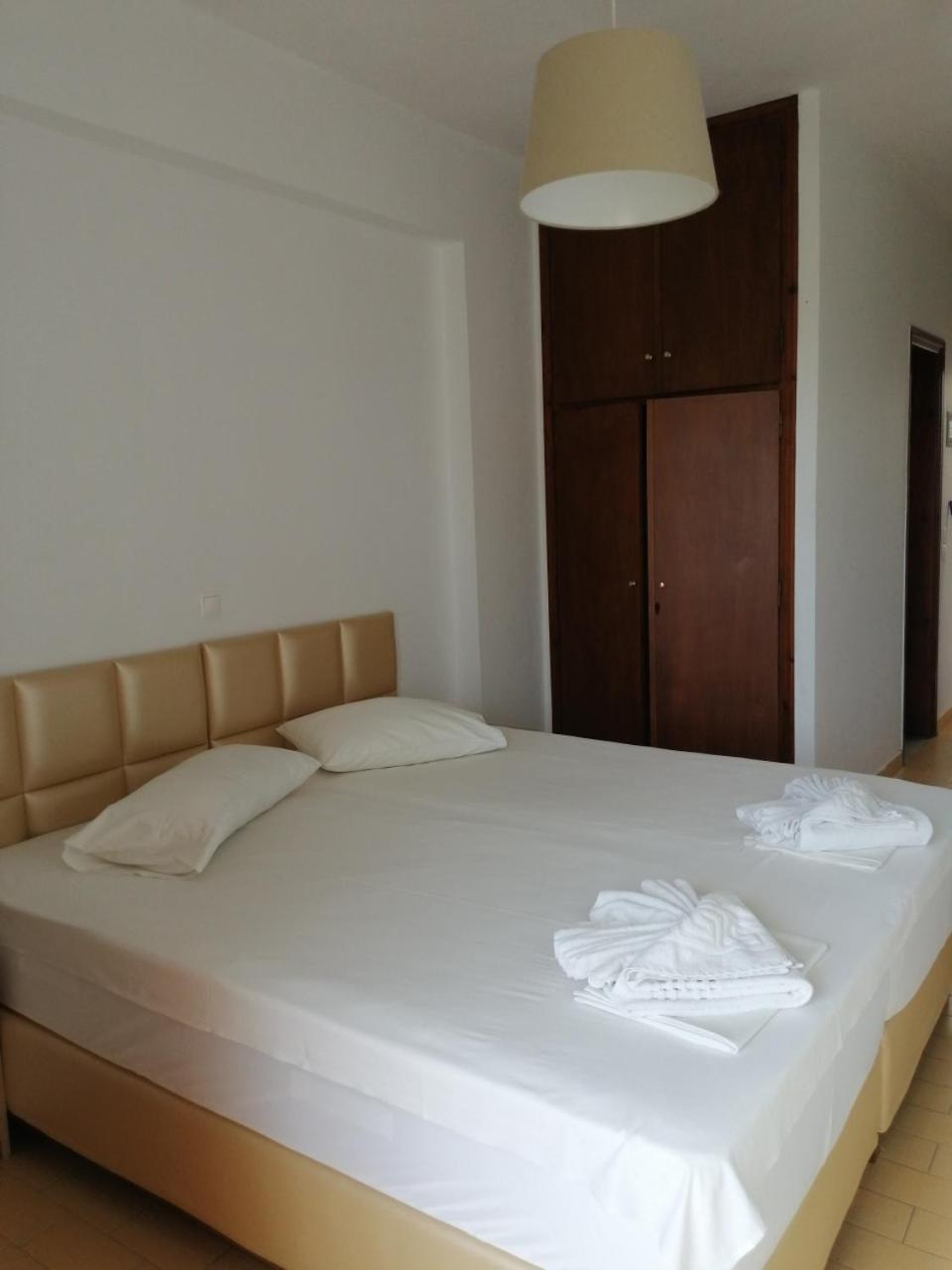 Aronis Apartments เวนิทเซส ภายนอก รูปภาพ