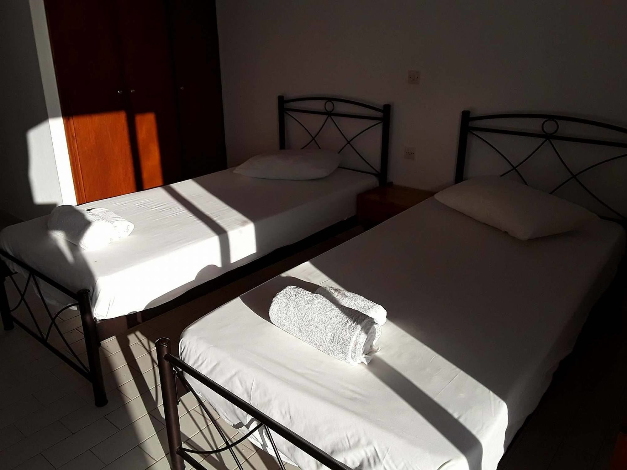 Aronis Apartments เวนิทเซส ภายนอก รูปภาพ